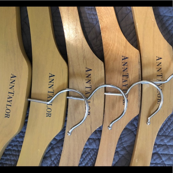 5 boutique quality wood hangers bundle - Picture 2 of 2
